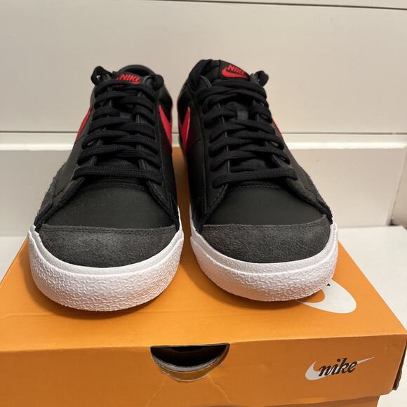 NIB Nike Blazer Low '77 Vintage Shoes Men's 11.5 Black University Red DA6364-002 - Picture 3 of 10
